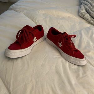 NWOT worn once size women's 5 converses